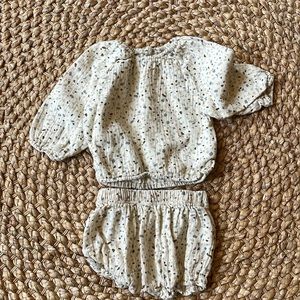 Quincy Mae long sleep crop top and bloomer set. Barely used. Almost new
